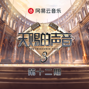 美女光着下体扒开内裤
